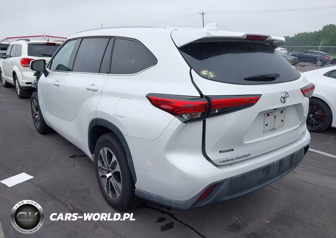 2022 Toyota Highlander Xle VIN:5TDGZRAH6NS119074 - 3