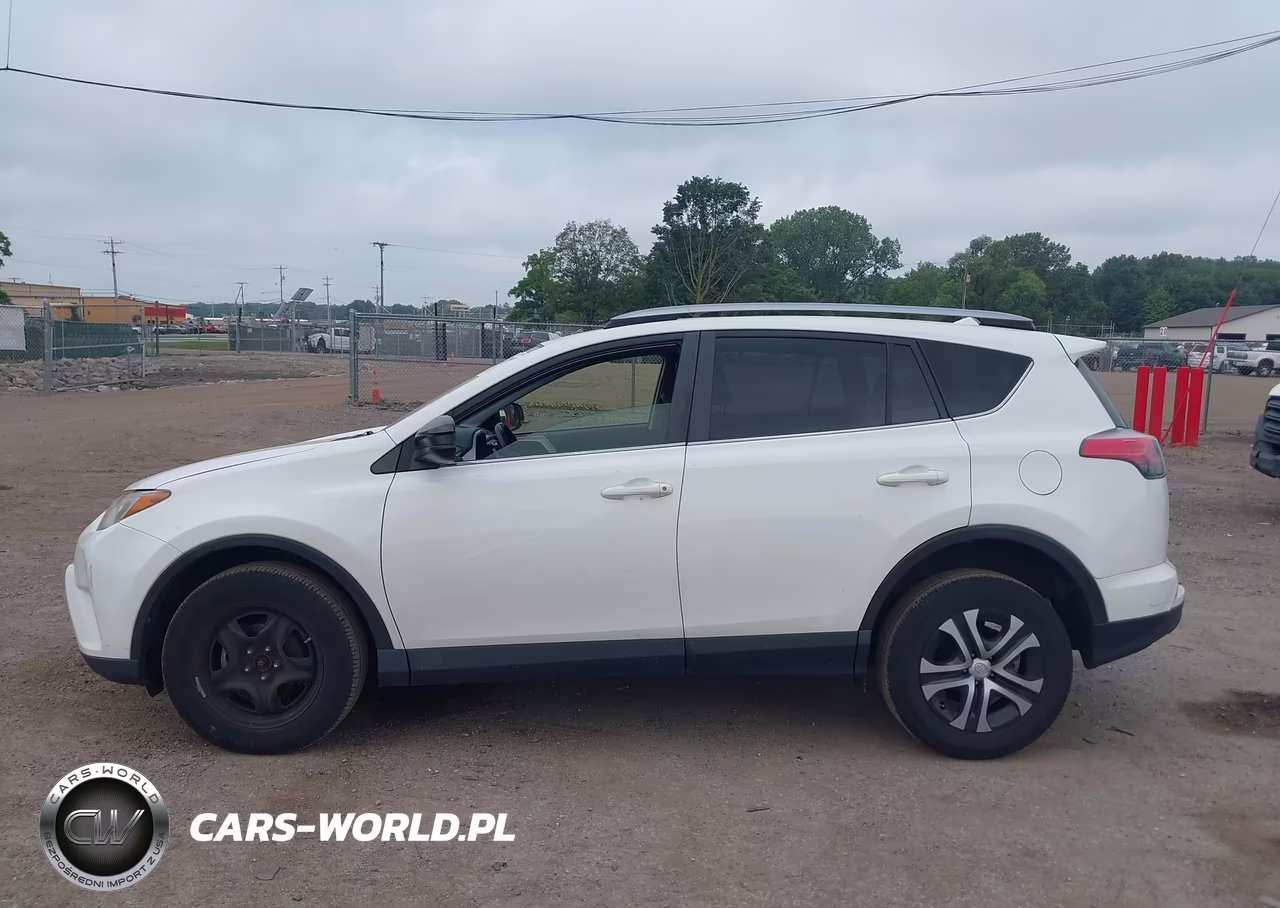 2018 Toyota Rav4 Le VIN:JTMBFREV9JJ722501 - 15