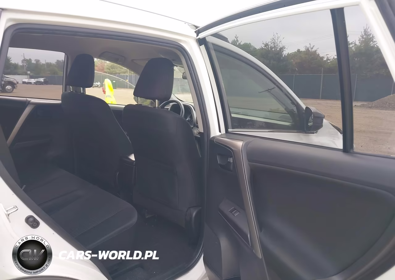 2018 Toyota Rav4 Le VIN:JTMBFREV9JJ722501 - 8