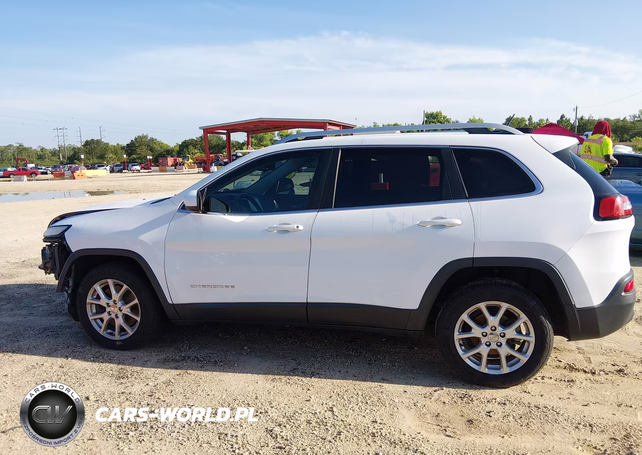 2014 Jeep Cherokee Latitude VIN:1C4PJLCB4EW126912 - 15