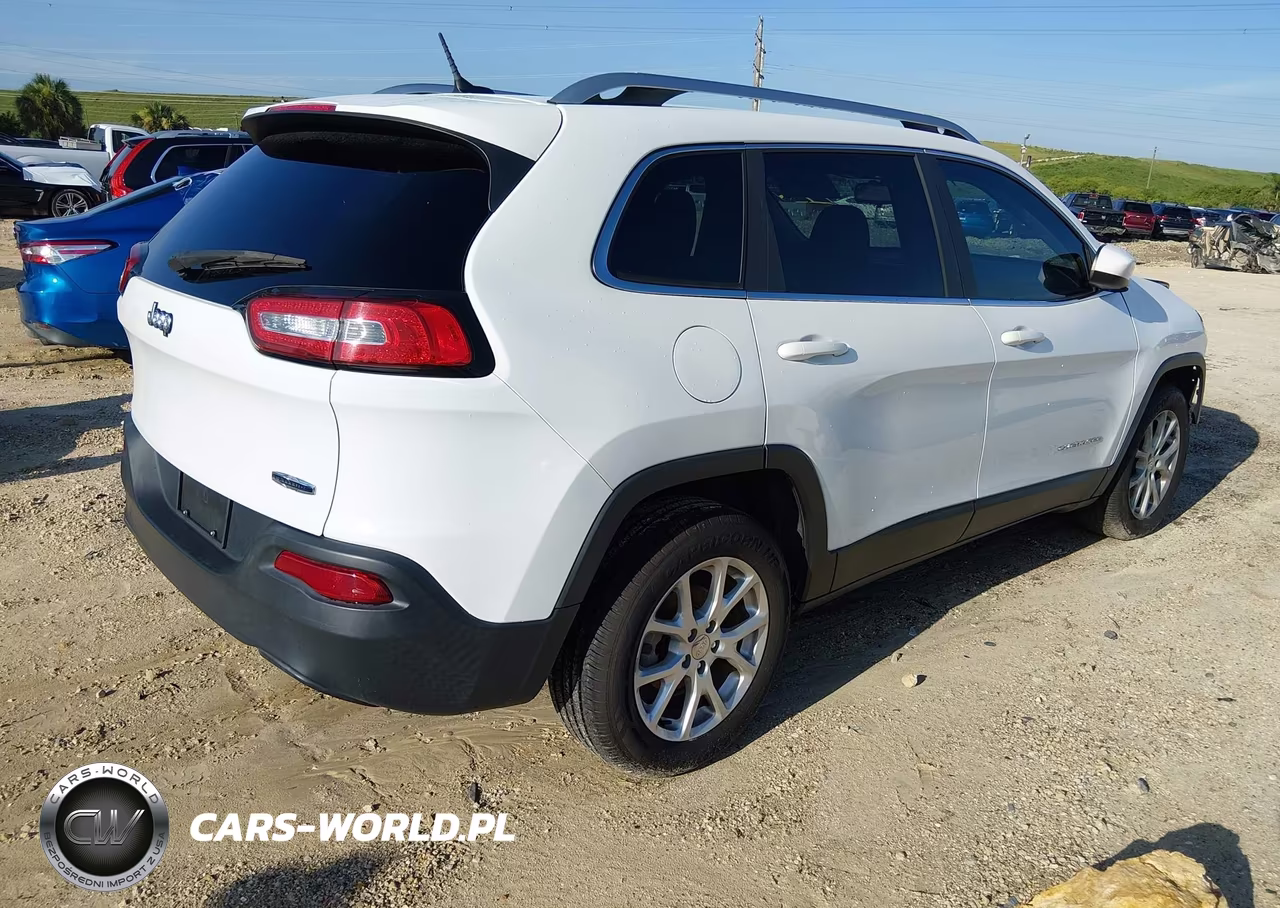 2014 Jeep Cherokee Latitude VIN:1C4PJLCB4EW126912 - 4