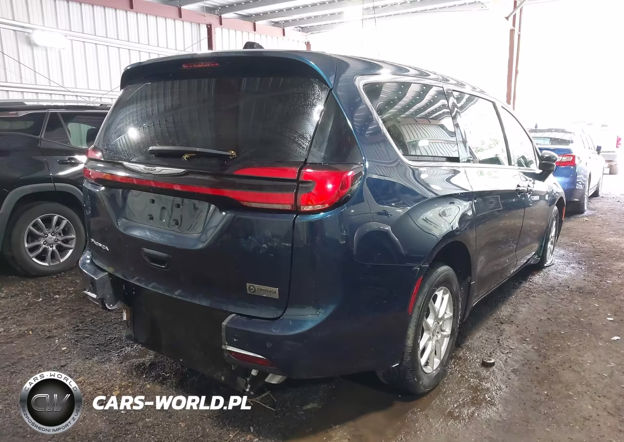 2024 Chrysler Pacifica Touring VIN:2C4RC1FG4RR180398 - 4