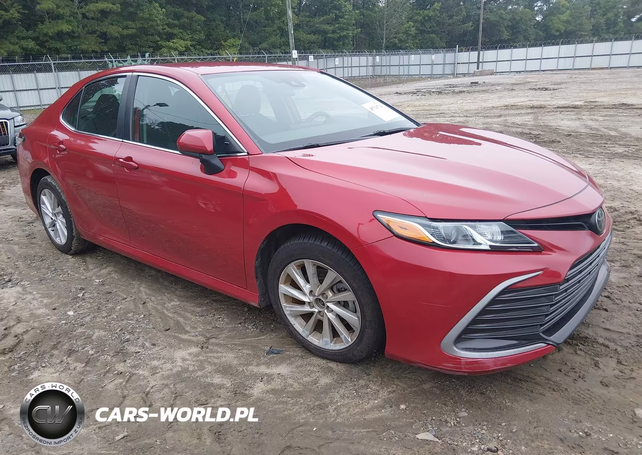 2024 Toyota Camry Le – zdjęcie 1 z 17