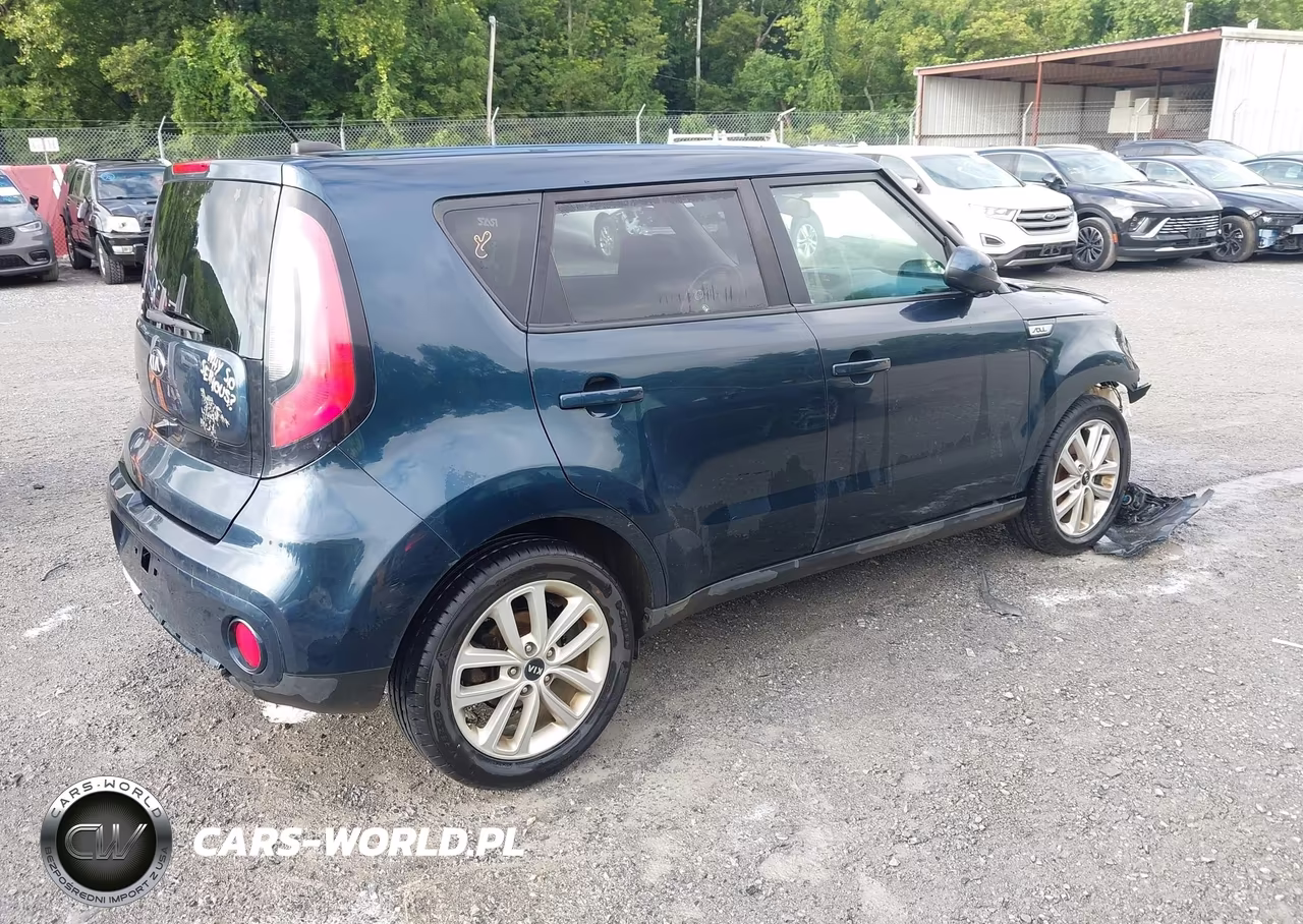 2018 Kia Soul + VIN:KNDJP3A50J7604555 - 4