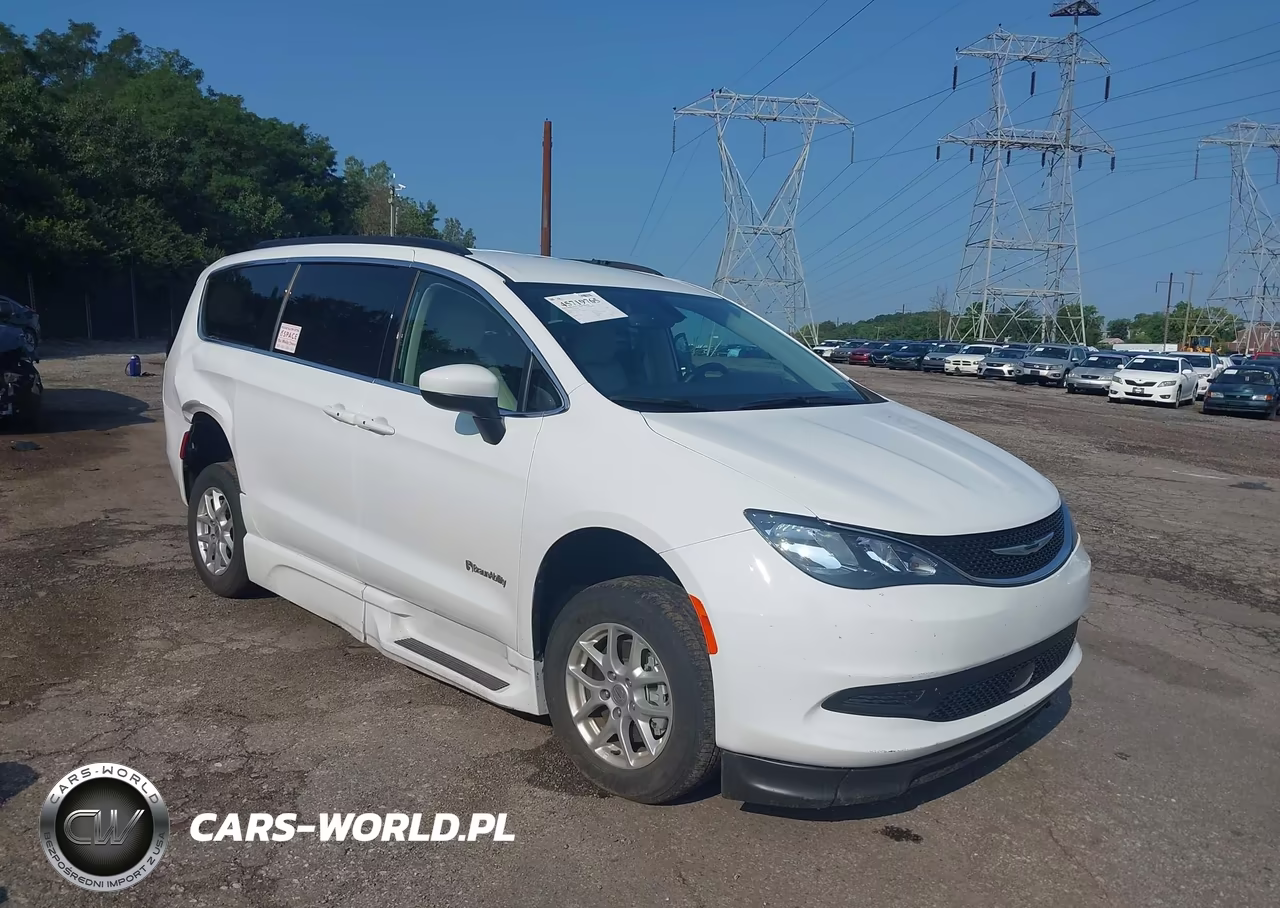 2021 Chrysler Voyager Lxi – zdjęcie 1 z 16
