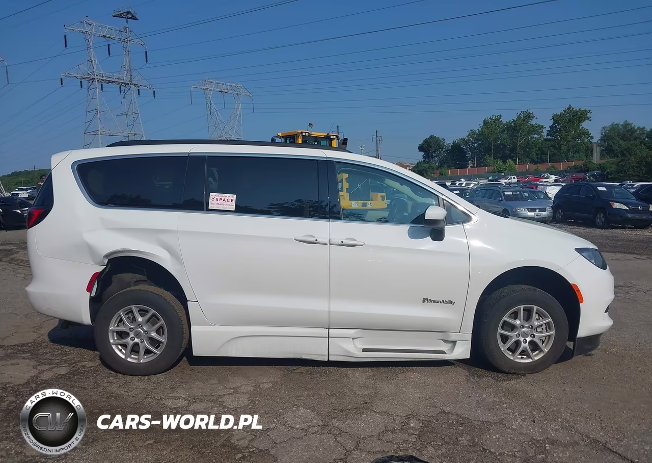 2021 Chrysler Voyager Lxi VIN:2C4RC1DG7MR564915 - 13