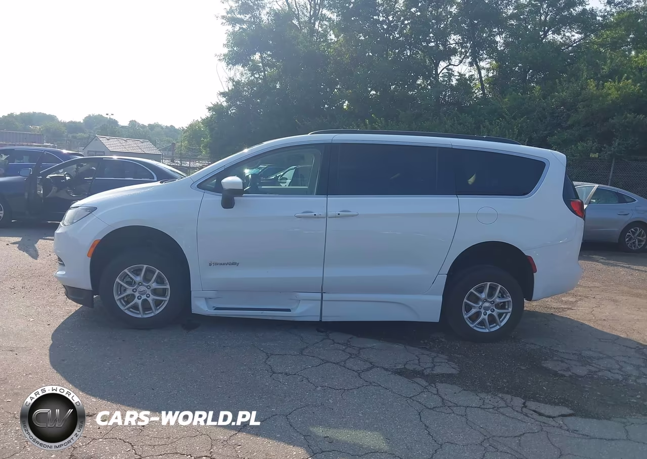 2021 Chrysler Voyager Lxi VIN:2C4RC1DG7MR564915 - 14