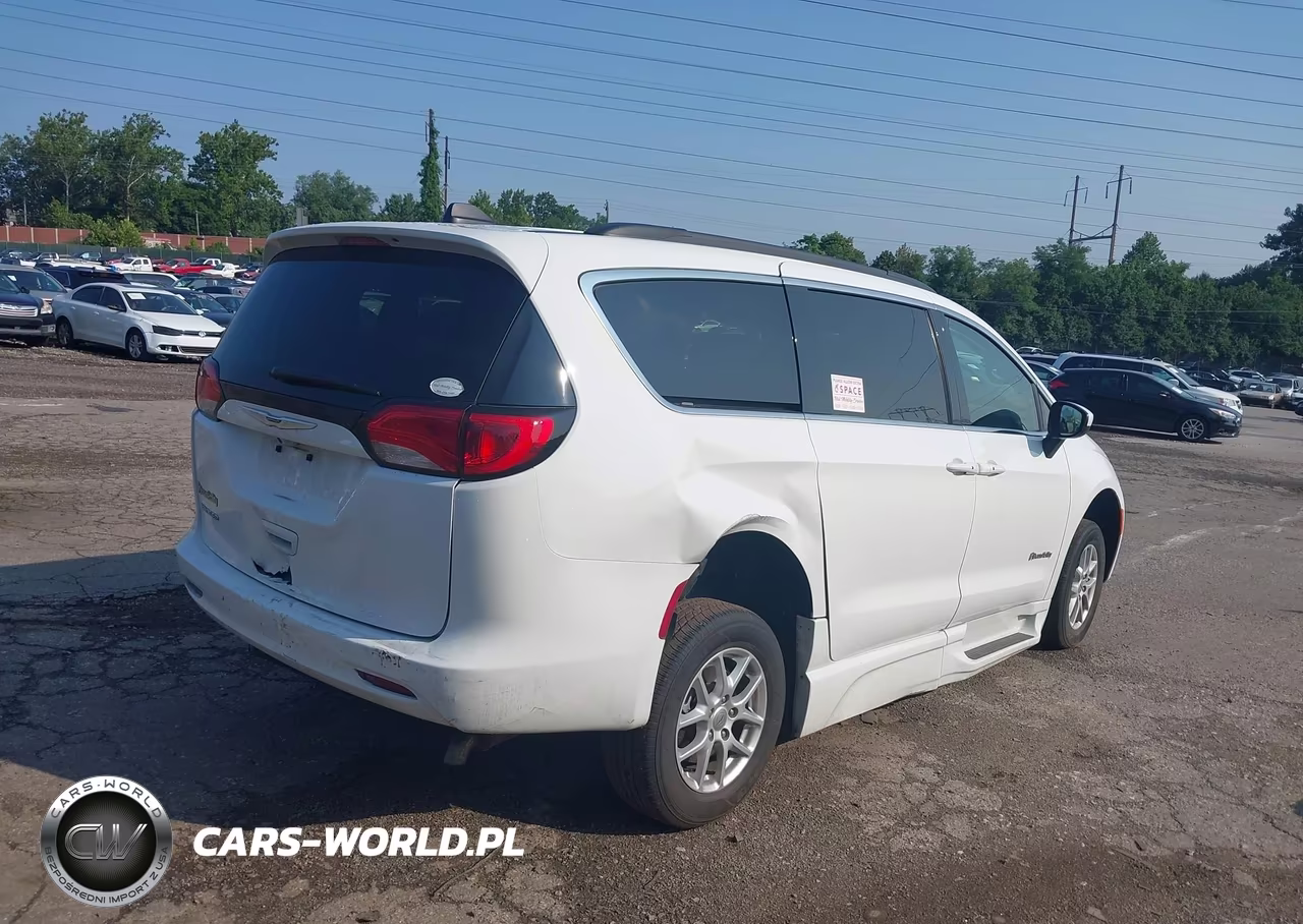 2021 Chrysler Voyager Lxi VIN:2C4RC1DG7MR564915 - 4