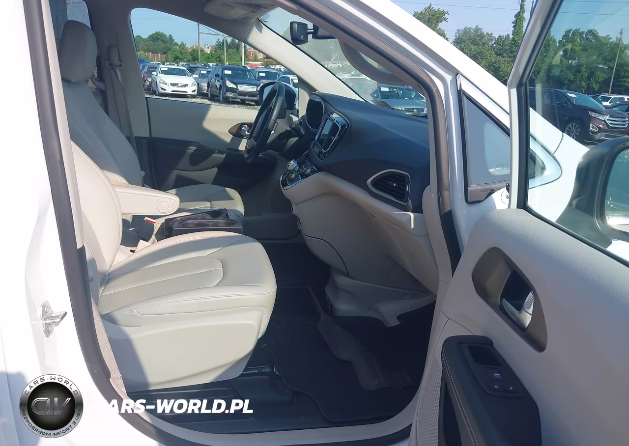 2021 Chrysler Voyager Lxi VIN:2C4RC1DG7MR564915 - 5