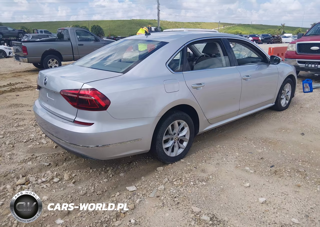 2017 Volkswagen Passat 1.8T S VIN:1VWAT7A3XHC050957 - 4