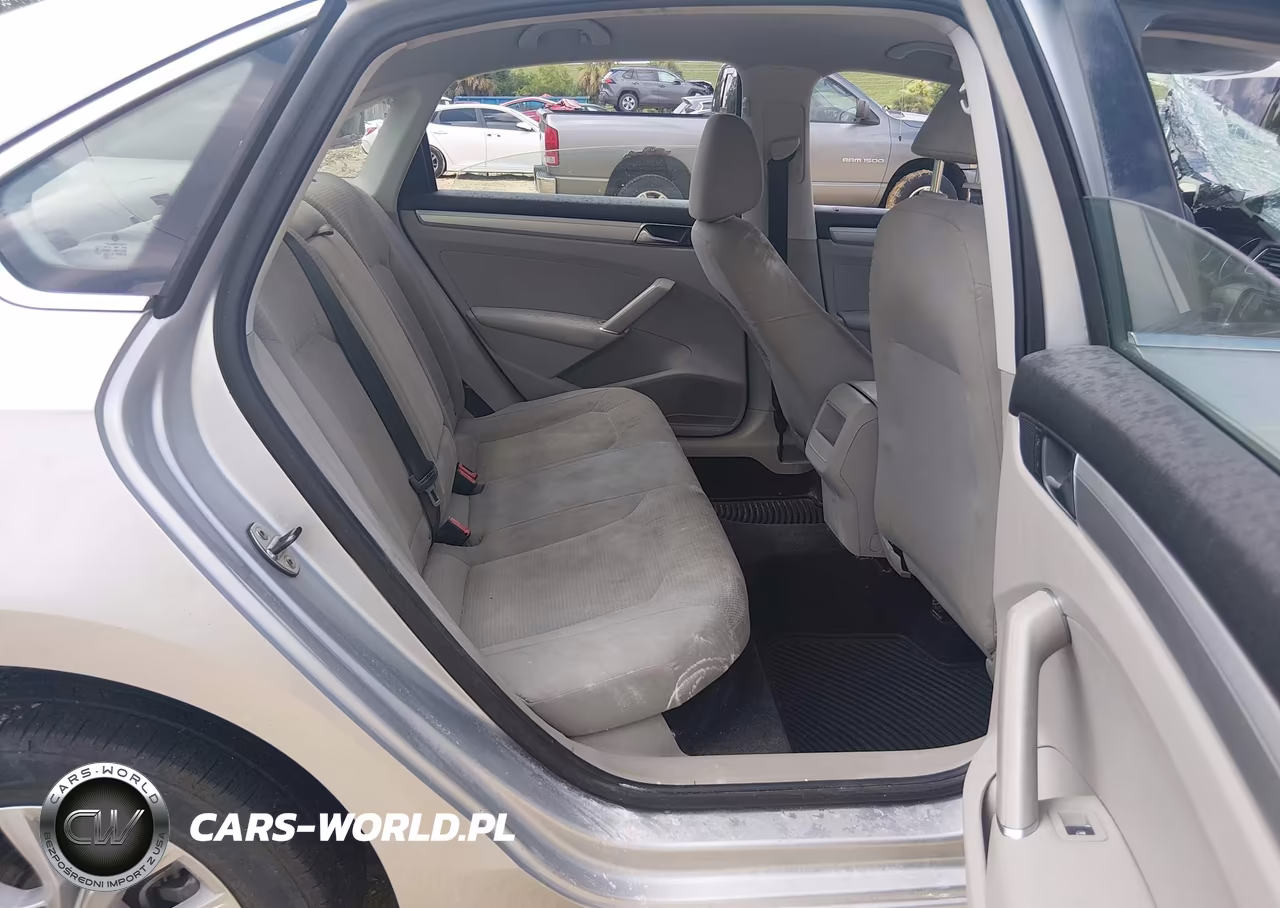 2017 Volkswagen Passat 1.8T S VIN:1VWAT7A3XHC050957 - 8