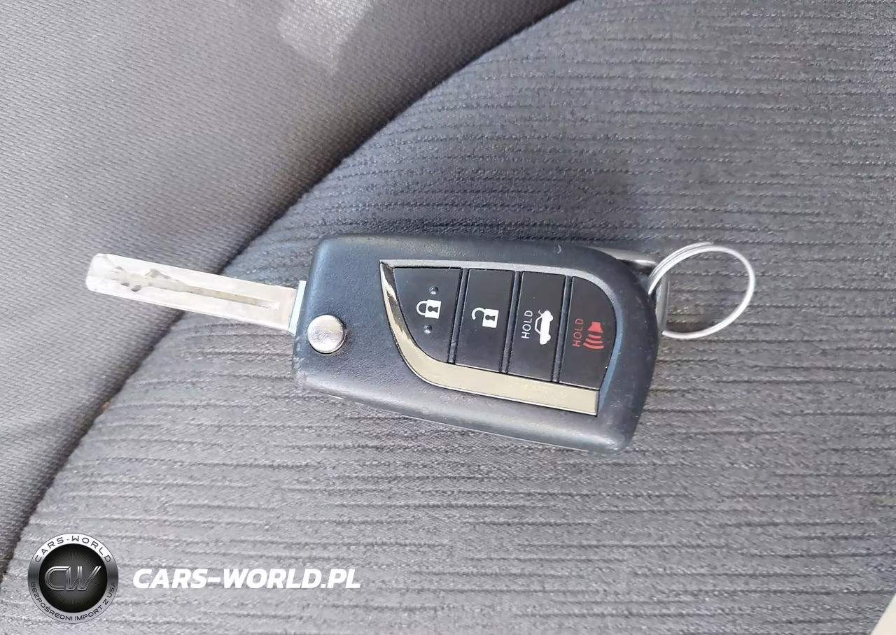 2018 Toyota Camry Le VIN:4T1B11HK8JU059028 - 11