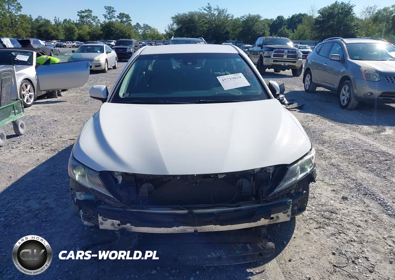 2018 Toyota Camry Le VIN:4T1B11HK8JU059028 - 12