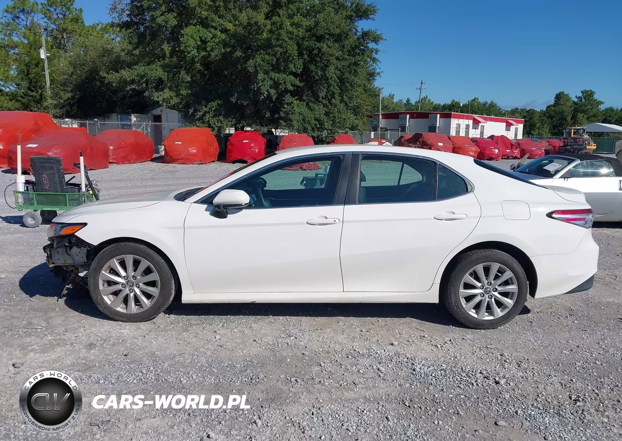 2018 Toyota Camry Le VIN:4T1B11HK8JU059028 - 14