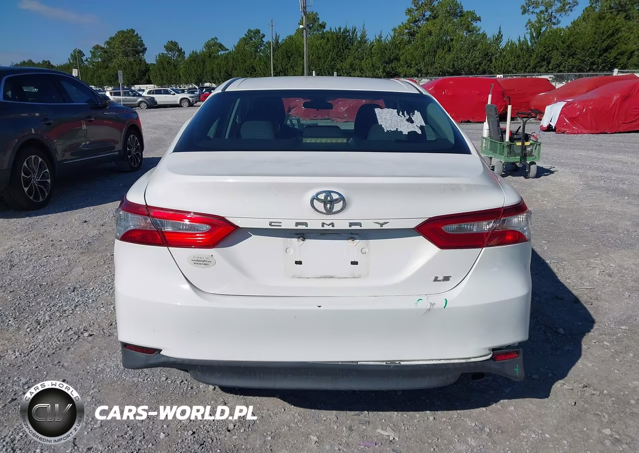 2018 Toyota Camry Le VIN:4T1B11HK8JU059028 - 16