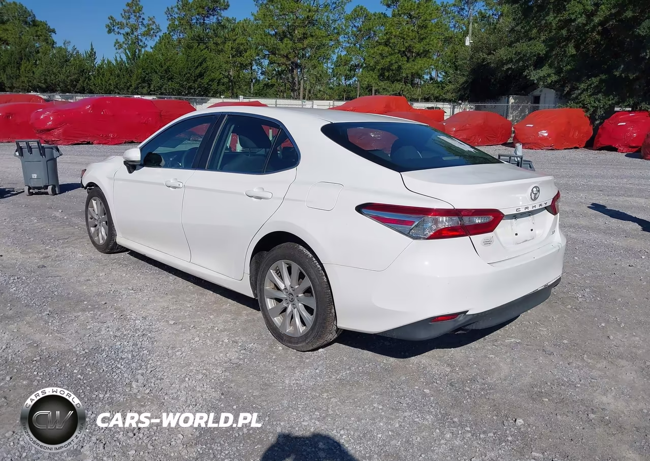 2018 Toyota Camry Le VIN:4T1B11HK8JU059028 - 3
