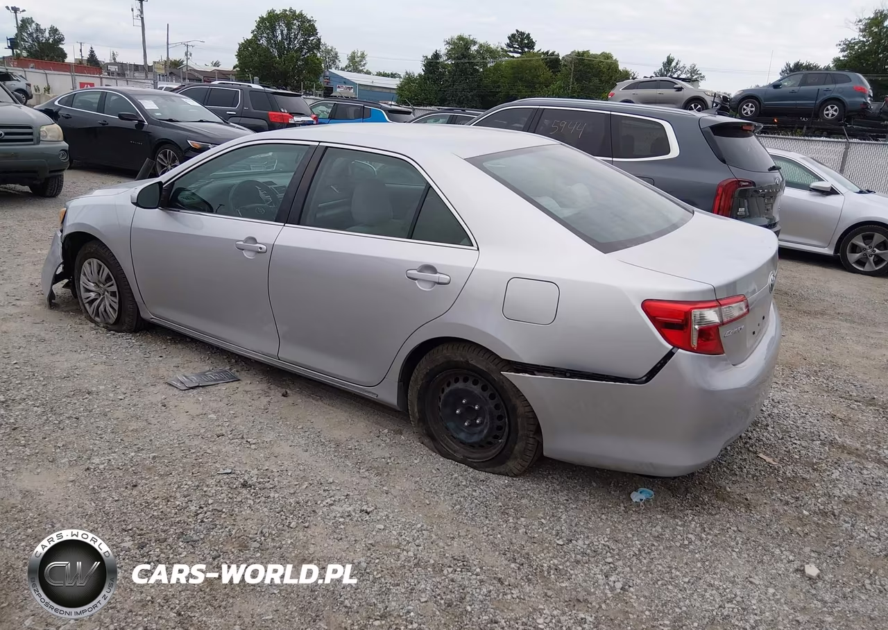 2013 Toyota Camry Le VIN:4T4BF1FKXDR327494 - 3
