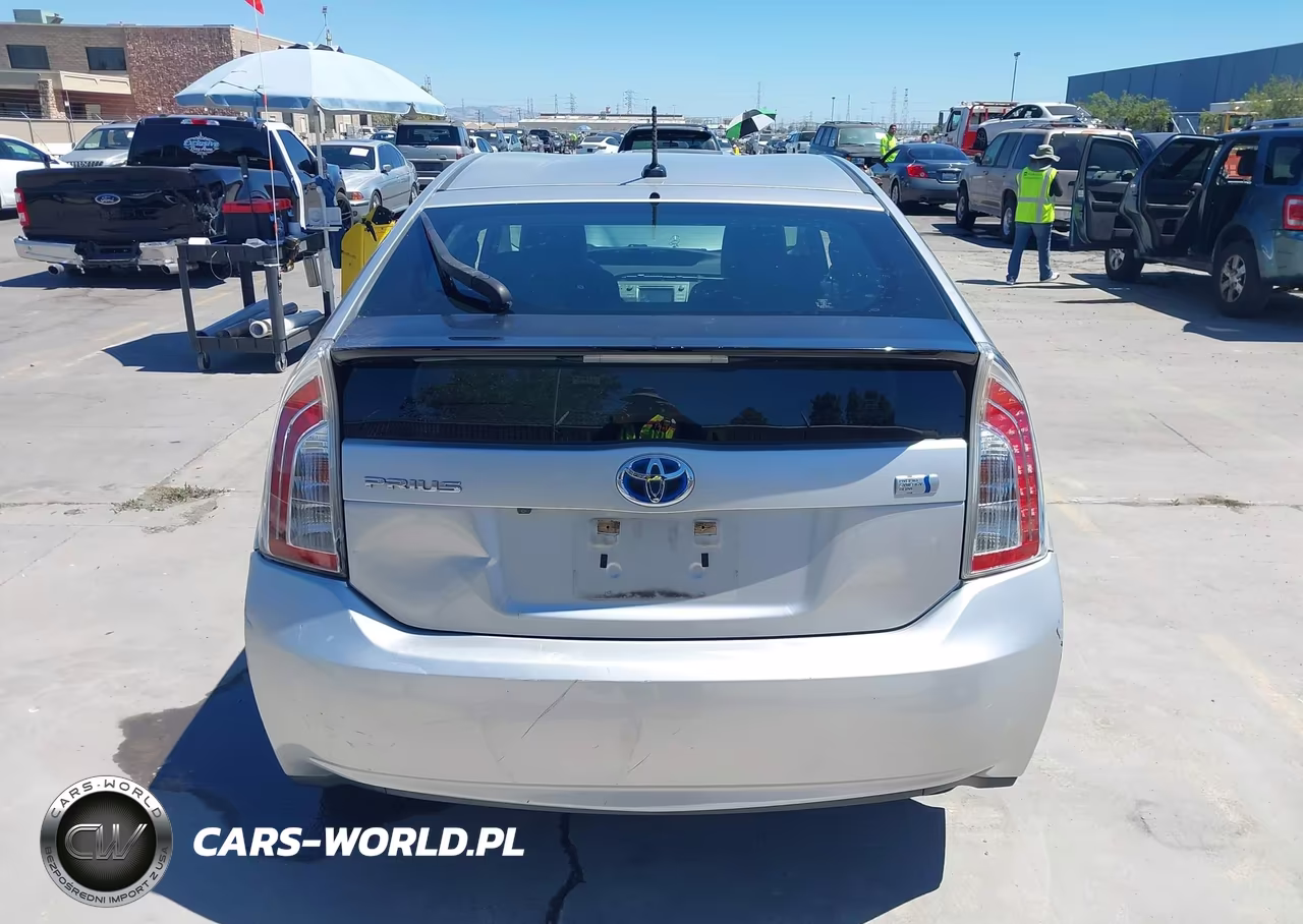 2014 Toyota Prius Three VIN:JTDKN3DU1E1738674 - 16