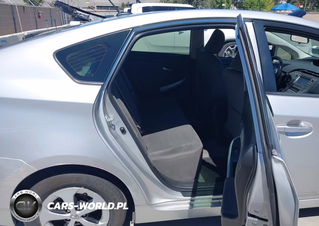 2014 Toyota Prius Three VIN:JTDKN3DU1E1738674 - 8
