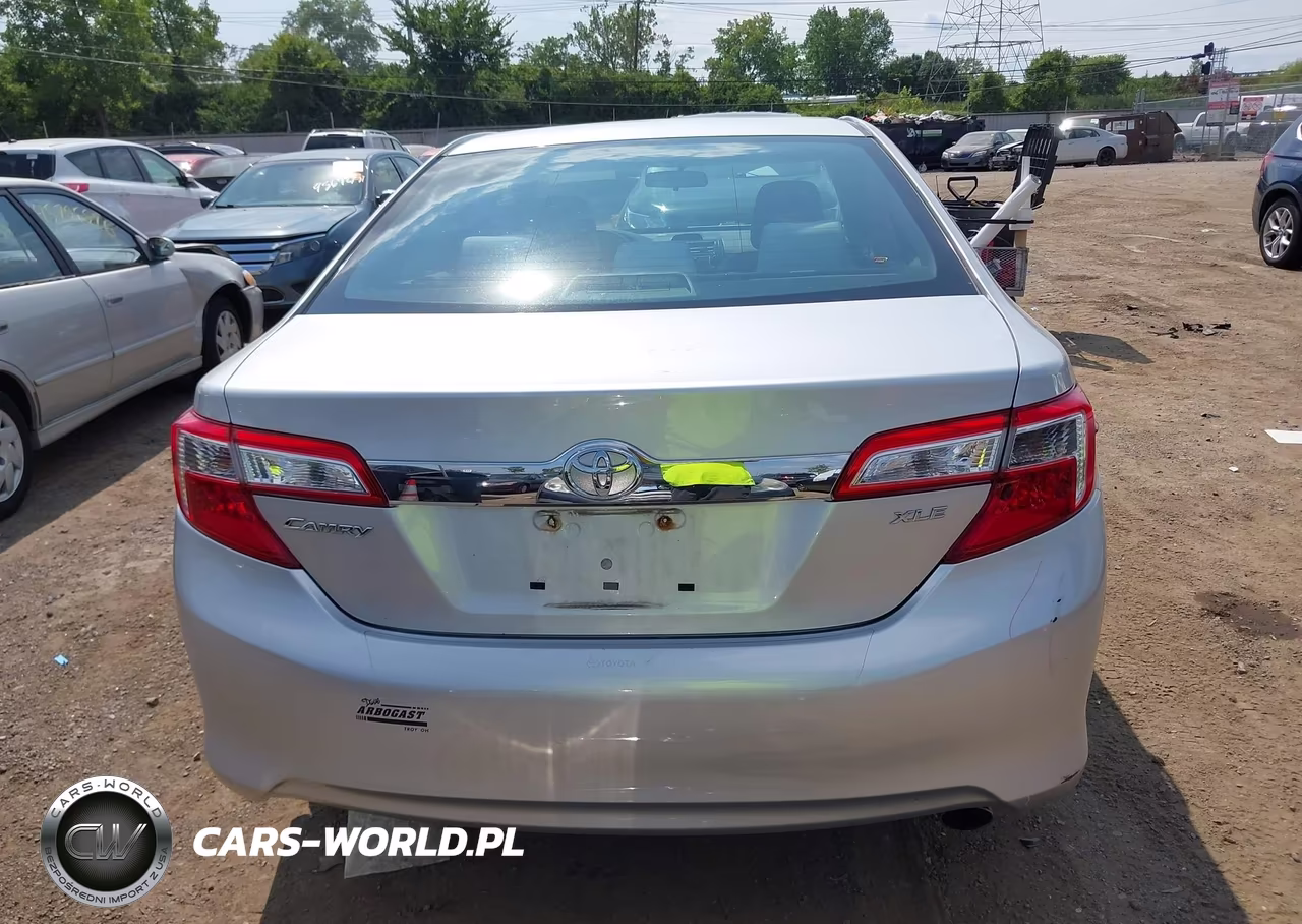 2012 Toyota Camry Xle VIN:4T4BF1FK2CR205906 - 17