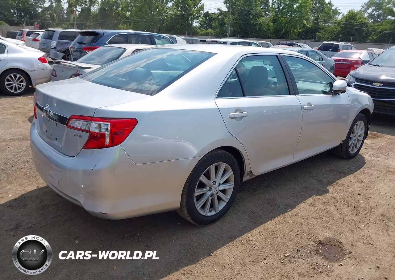 2012 Toyota Camry Xle VIN:4T4BF1FK2CR205906 - 4