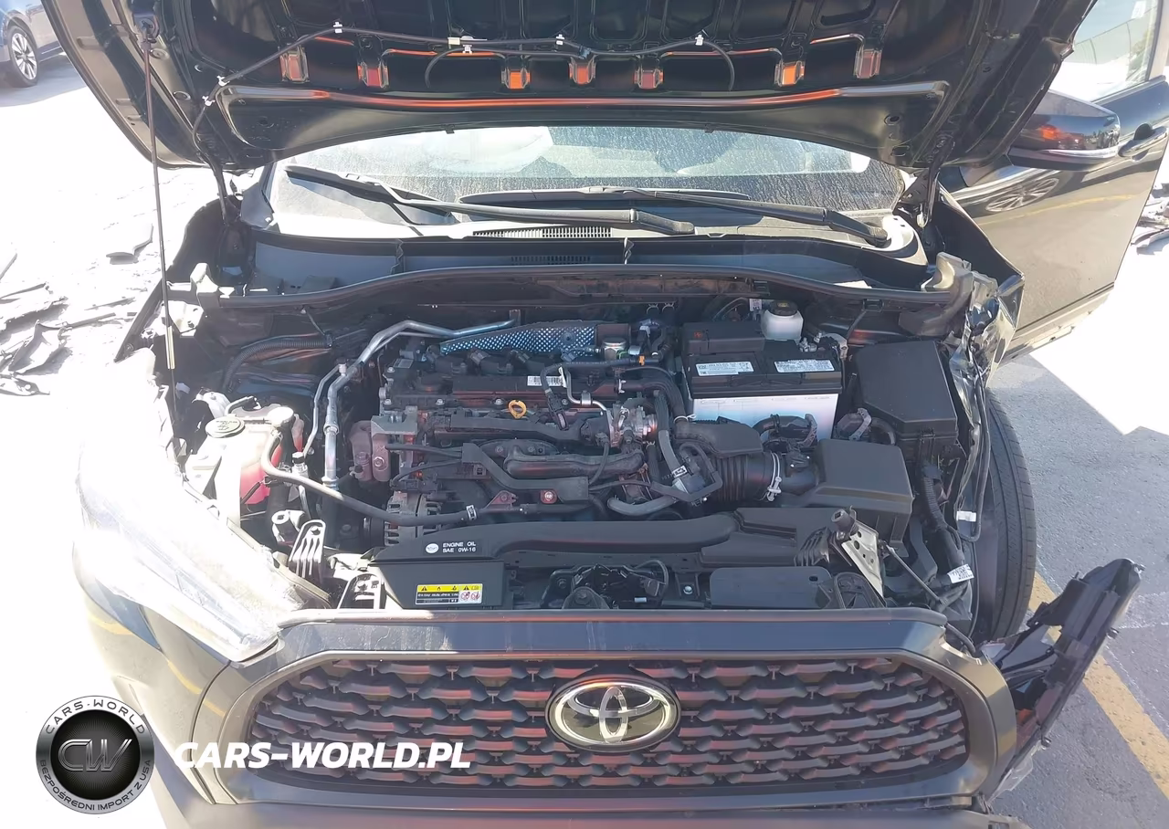 2022 Toyota Corolla Cross Le VIN:7MUCAAAG0NV018052 - 10