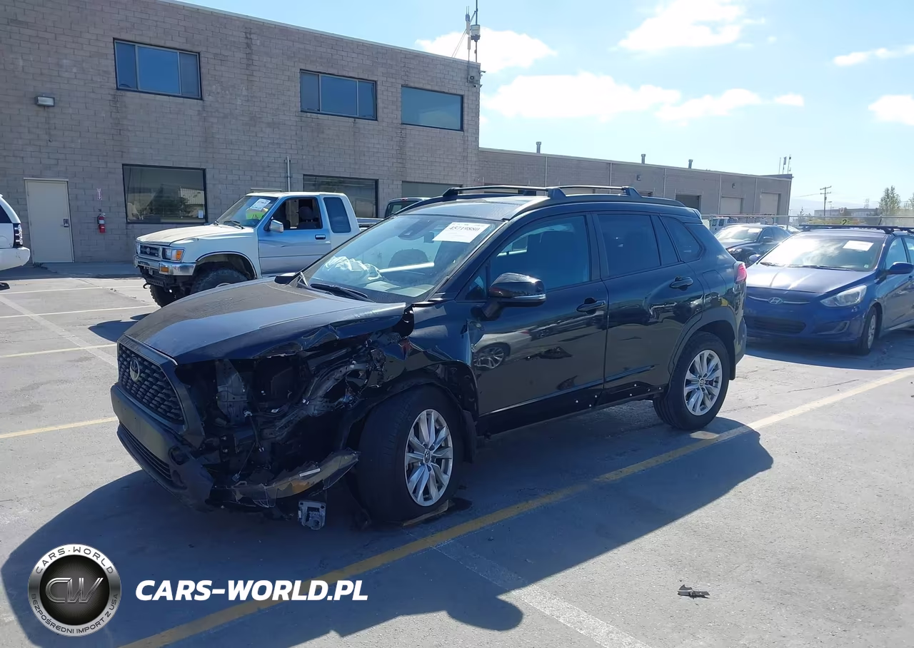 2022 Toyota Corolla Cross Le VIN:7MUCAAAG0NV018052 - 2