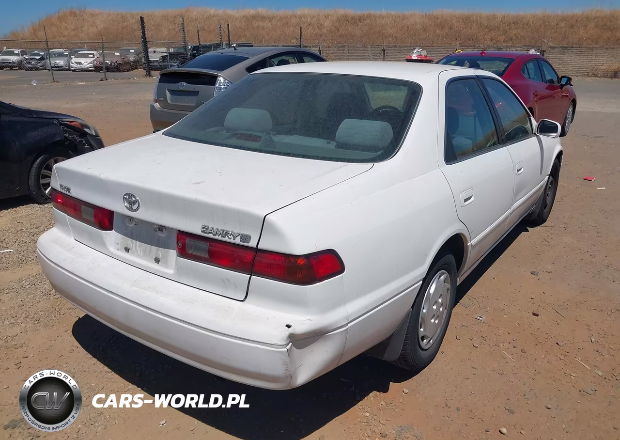 1997 Toyota Camry Le VIN:JT2BG22K5V0087750 - 4