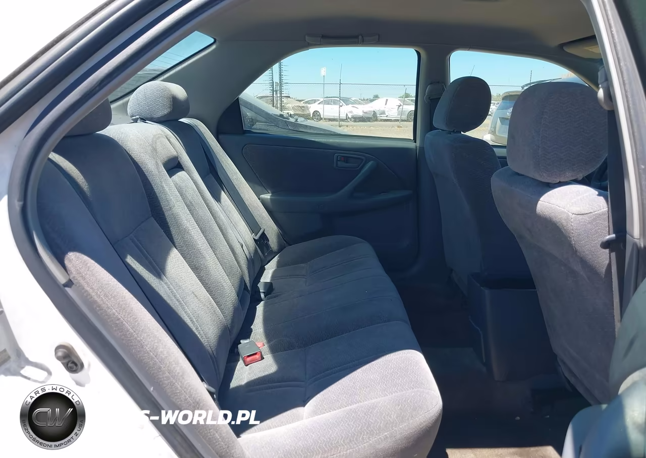 1997 Toyota Camry Le VIN:JT2BG22K5V0087750 - 8