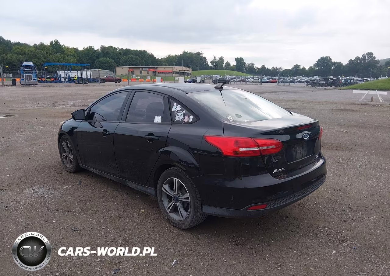 2016 Ford Focus Se VIN:1FADP3F28GL224848 - 3