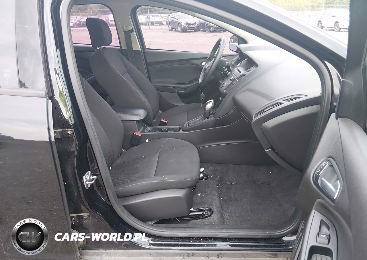 2016 Ford Focus Se VIN:1FADP3F28GL224848 - 5