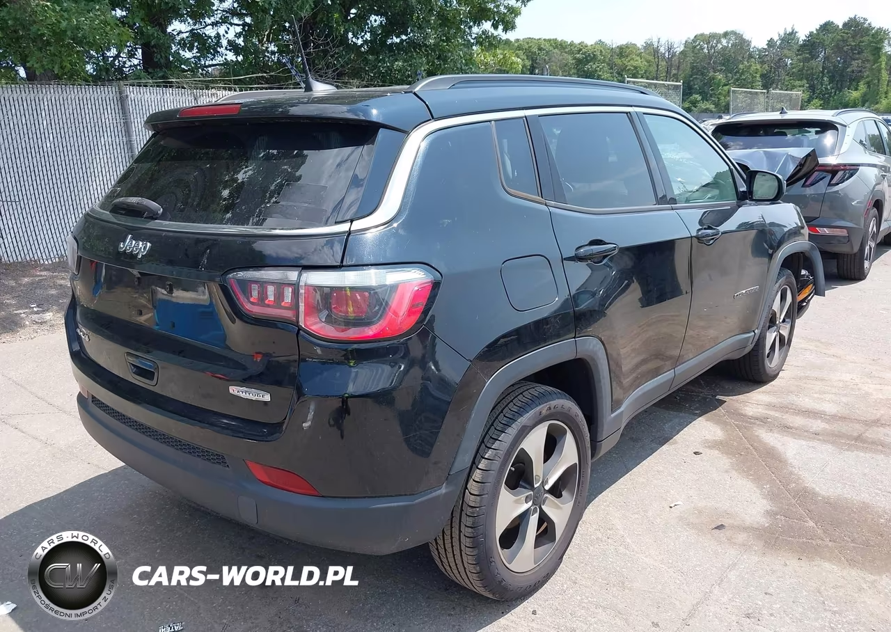 2017 Jeep New Compass Latitude 4X4 VIN:3C4NJDBB4HT688978 - 4