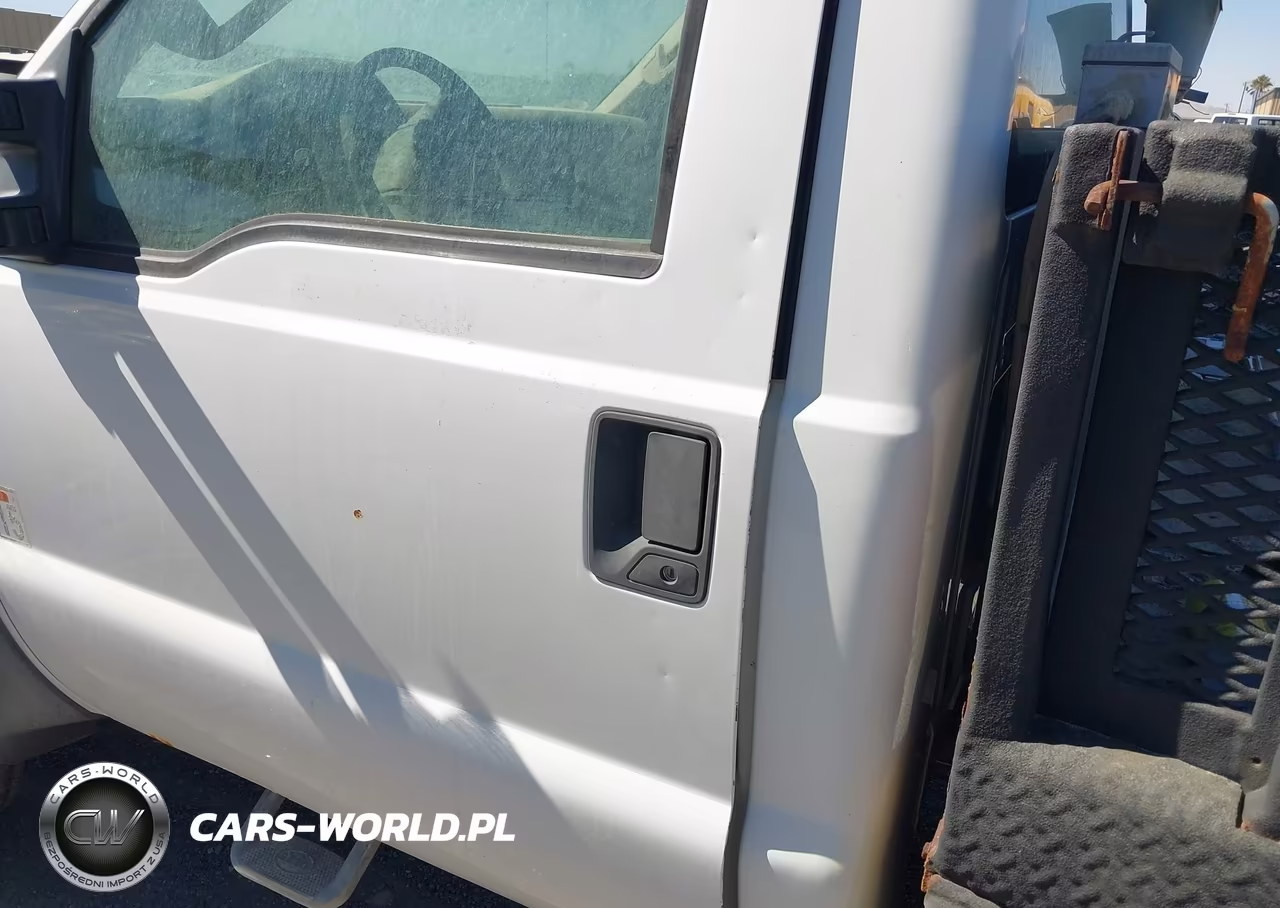2010 Ford F-450 Chassis Xl-Xlt VIN:1FDAF4HY7AEA49748 - 13