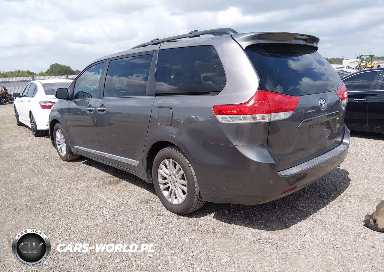 2014 Toyota Sienna Xle V6 8 Passenger VIN:5TDYK3DC2ES426859 - 3