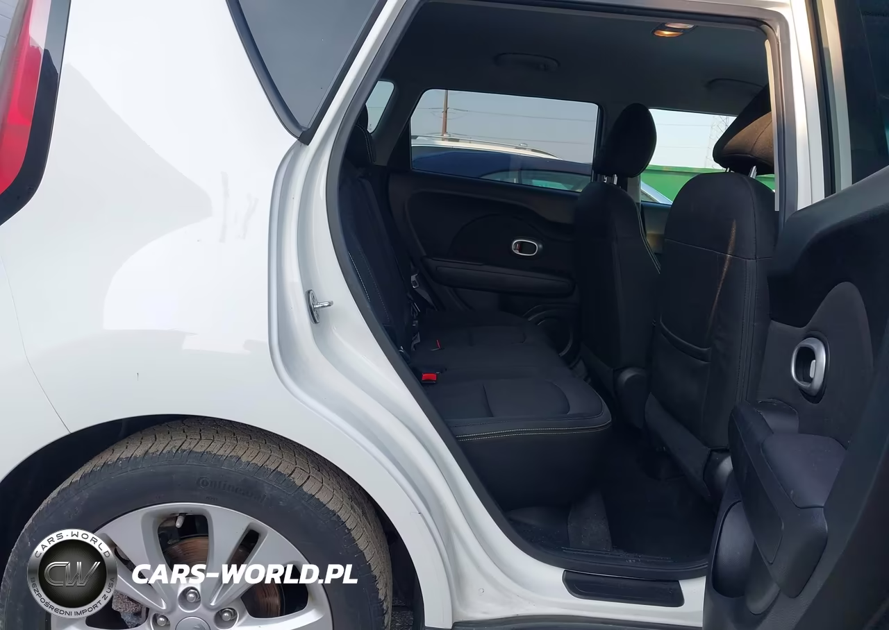 2016 Kia Soul + VIN:KNDJP3A55G7407616 - 8