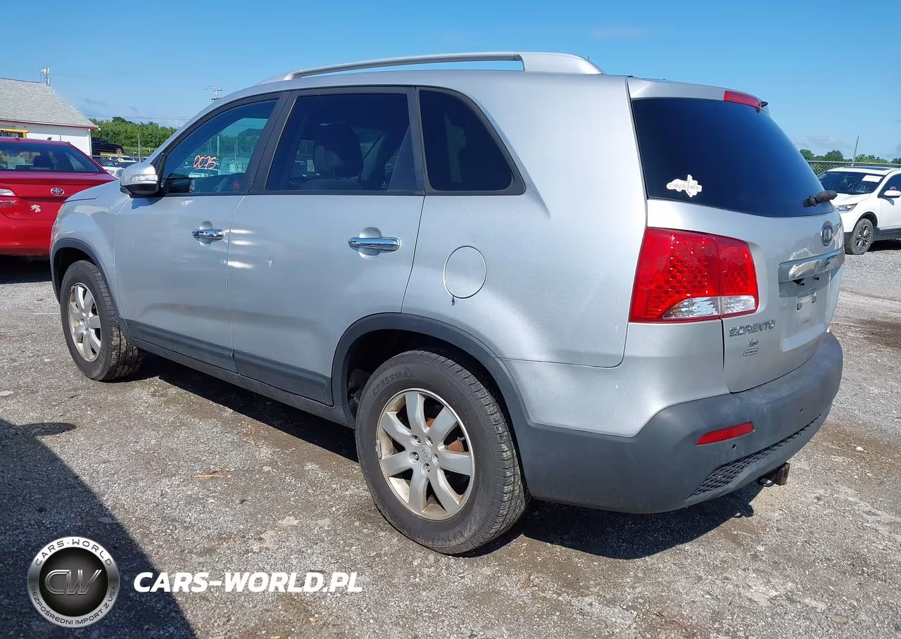 2011 Kia Sorento Lx VIN:5XYKTDA17BG048042 - 3