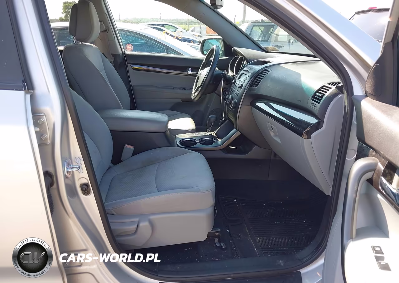 2011 Kia Sorento Lx VIN:5XYKTDA17BG048042 - 5