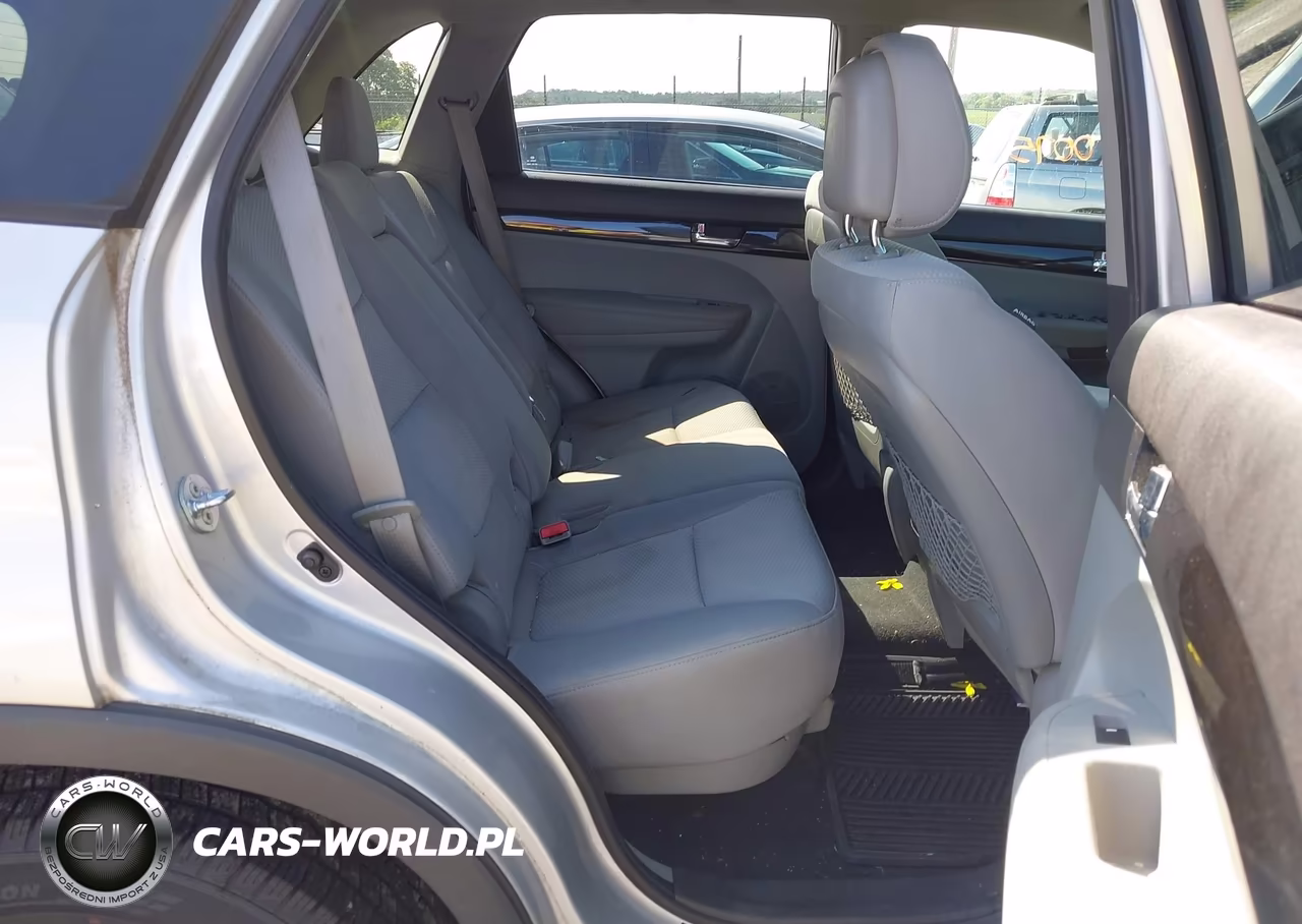 2011 Kia Sorento Lx VIN:5XYKTDA17BG048042 - 8
