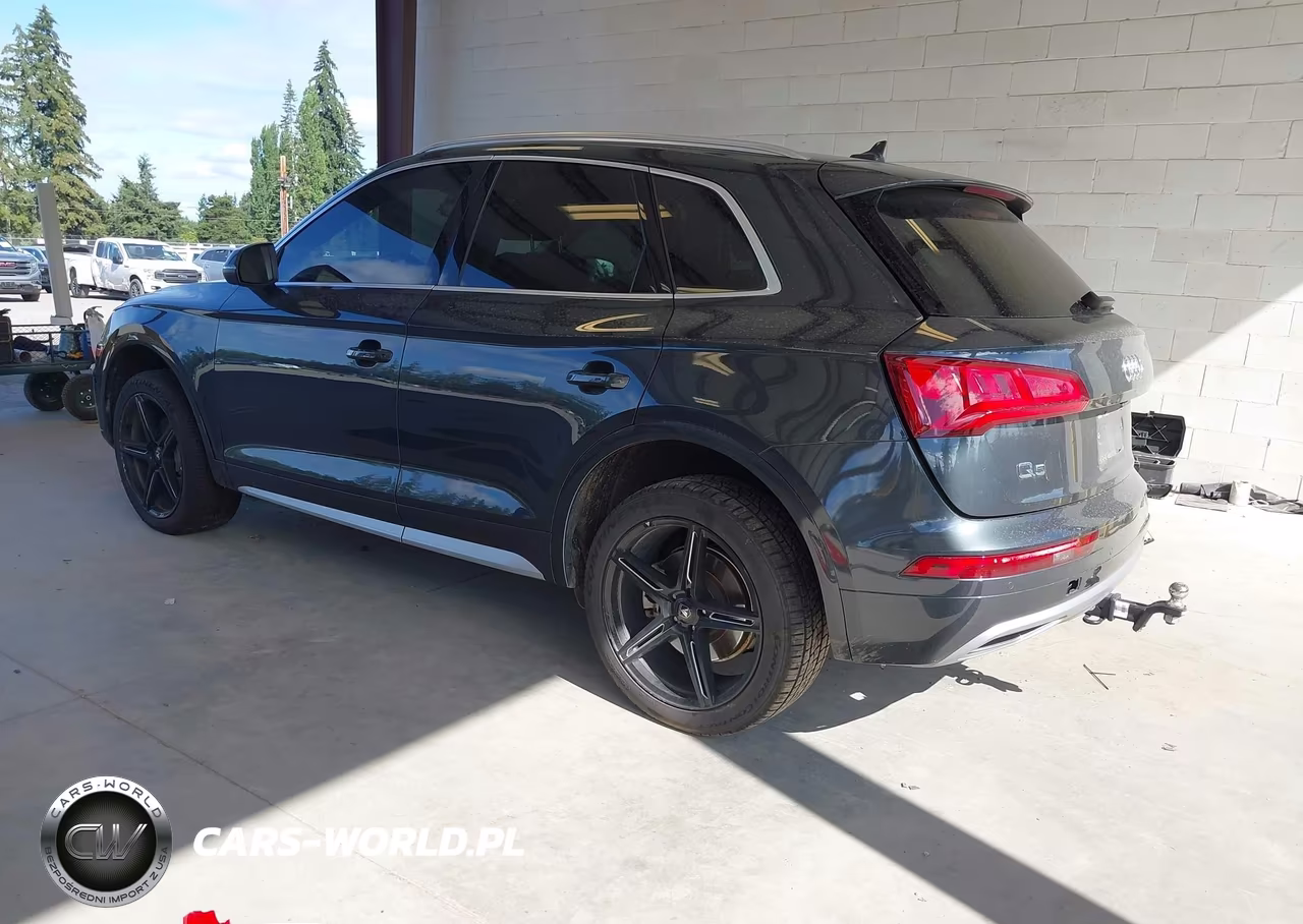 2018 Audi Q5 2.0T Premium VIN:WA1CNAFY3J2062297 - 3