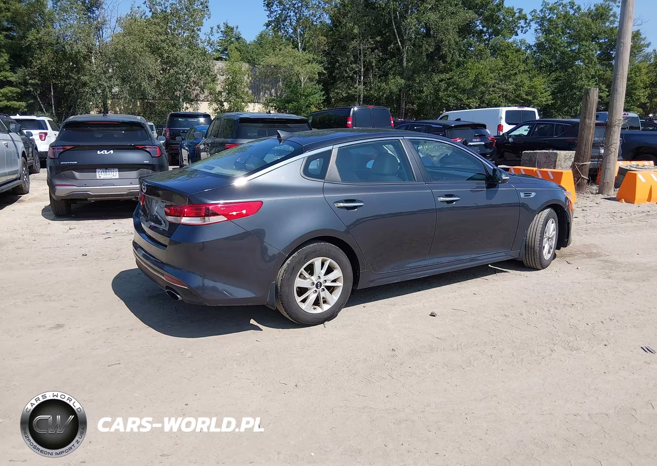 2017 Kia Optima Lx VIN:5XXGT4L32HG167828 - 4