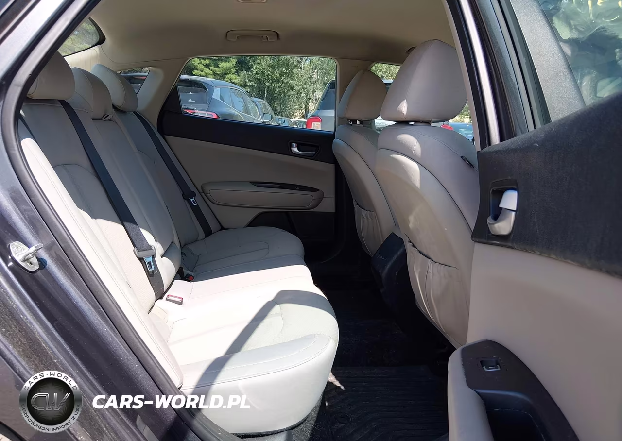 2017 Kia Optima Lx VIN:5XXGT4L32HG167828 - 8