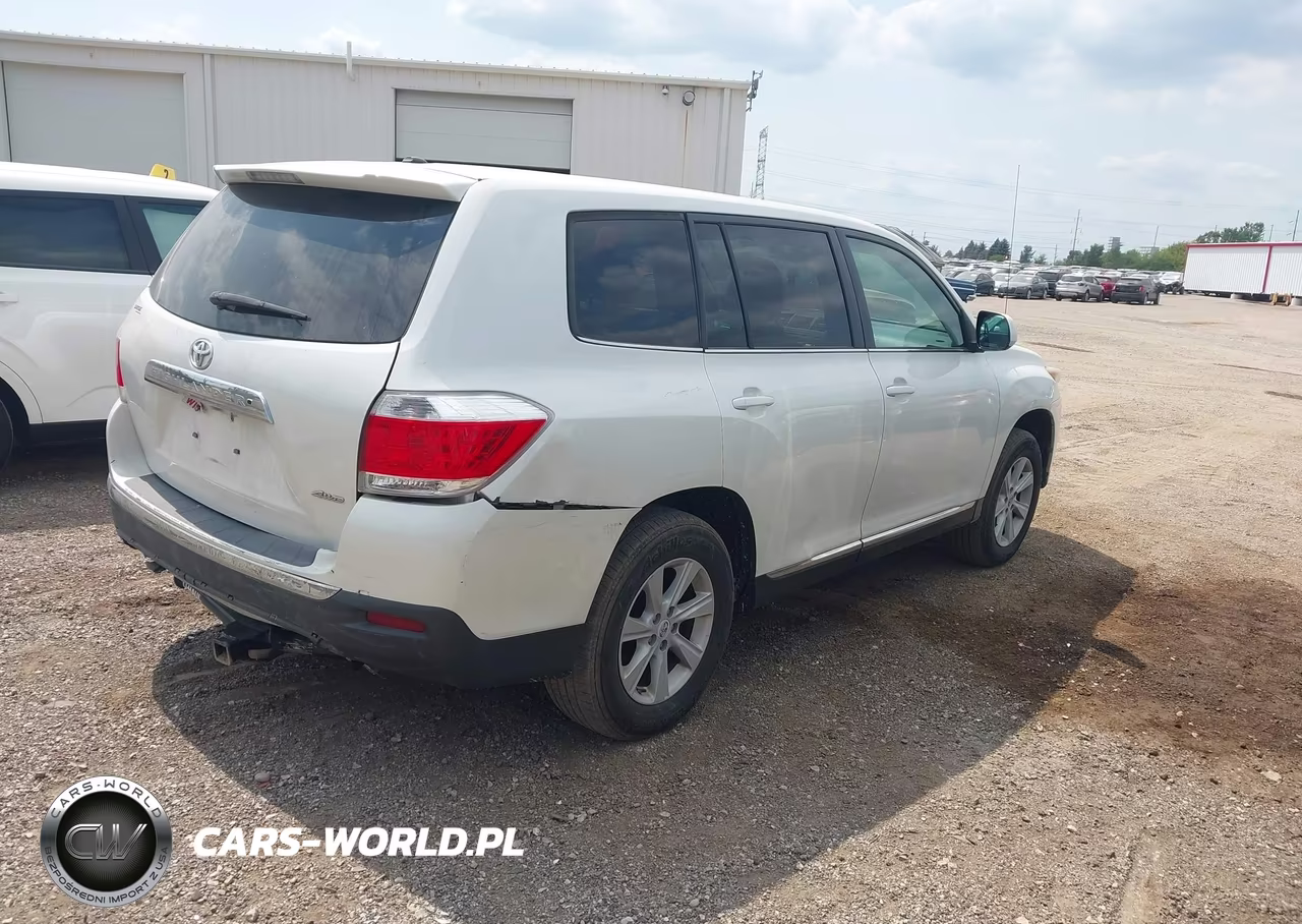 2012 Toyota Highlander Base V6 VIN:5TDBK3EH8CS146361 - 4