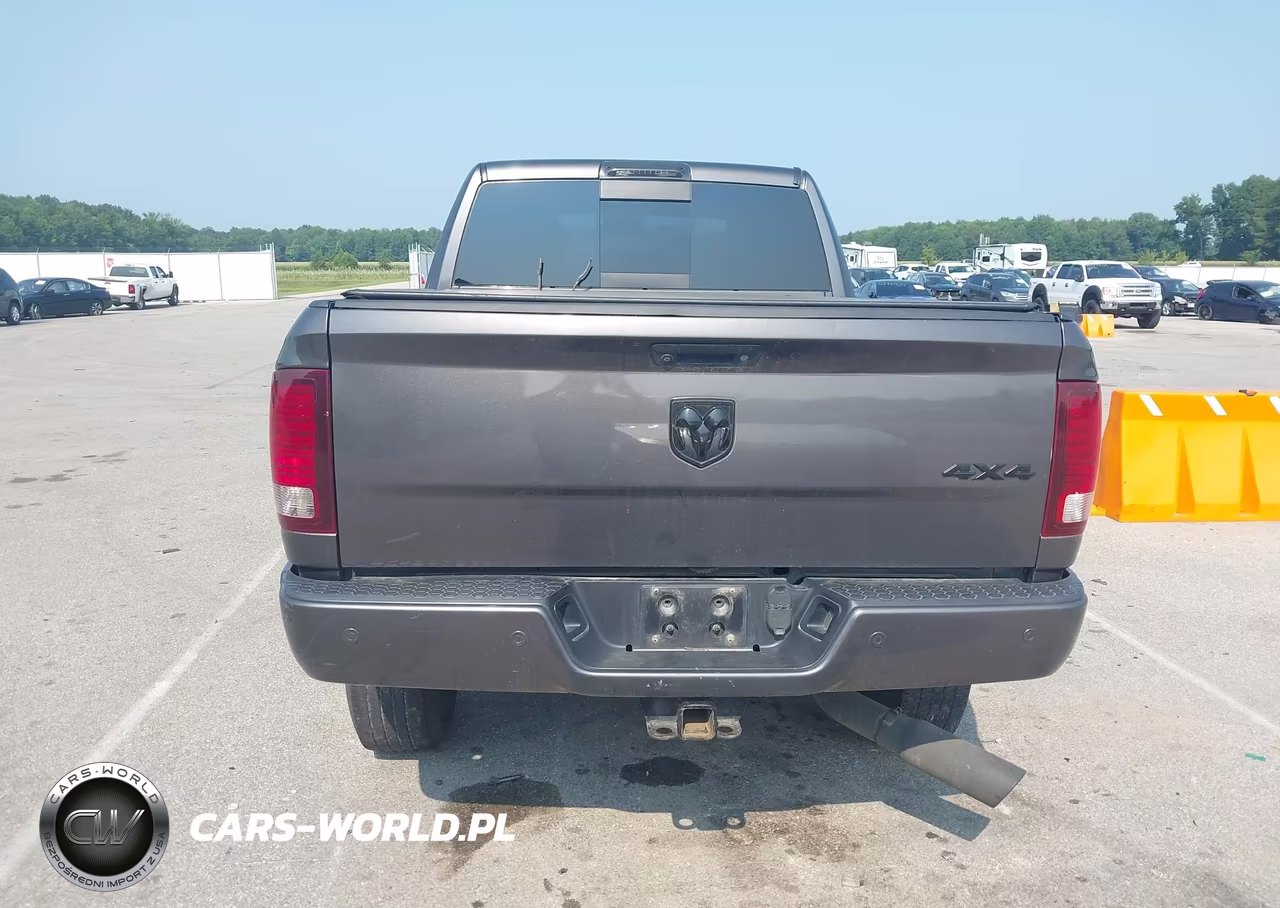 2018 Ram 2500 Laramie 4X4 6'4 Box VIN:3C6UR5FJ8JG175539 - 17