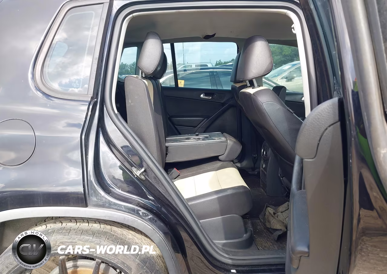 2016 Volkswagen Tiguan S VIN:WVGAV7AX8GW589277 - 8