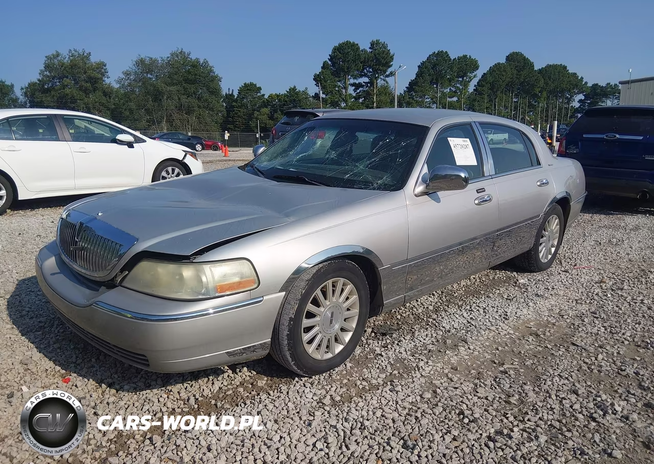 2004 Lincoln Town Car Signature VIN:1LNHM81W54Y677671 - 2
