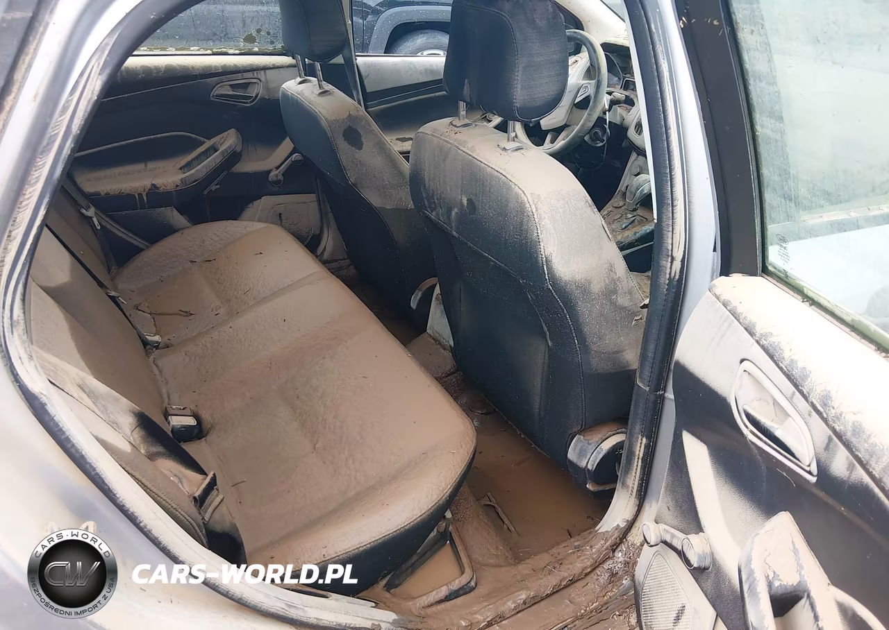 2018 Ford Focus S VIN:1FADP3E24JL203133 - 8