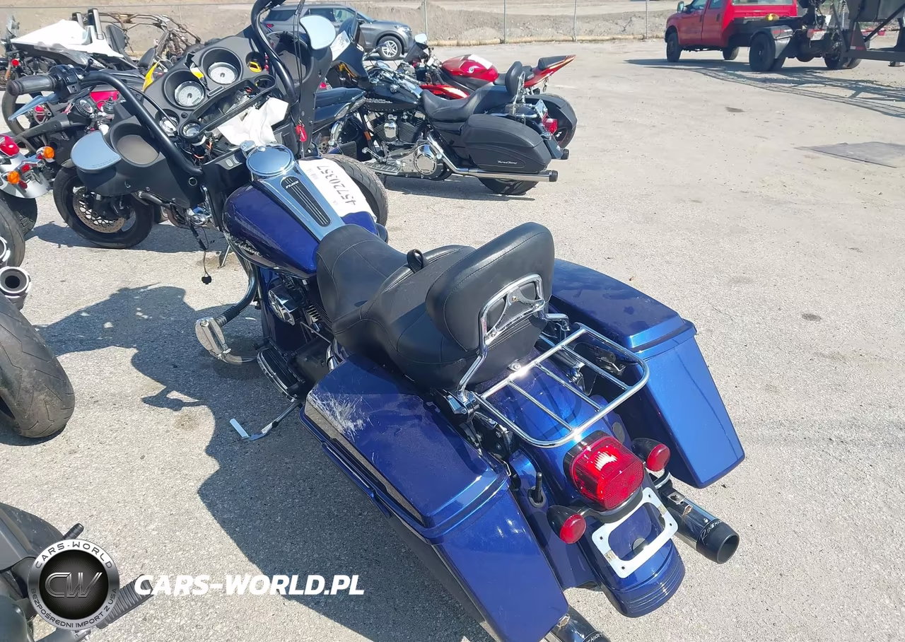 2007 Harley-Davidson Flhx VIN:1HD1KB4107Y611296 - 3
