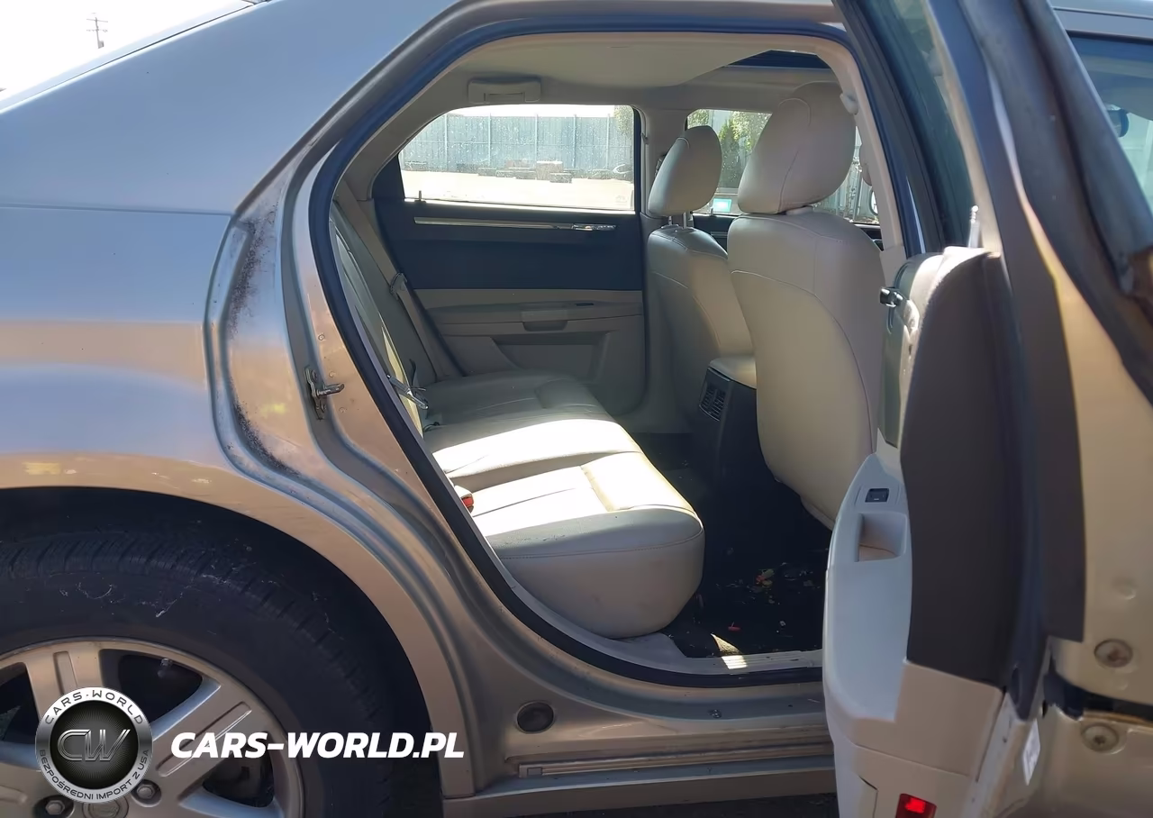 2006 Chrysler 300 Touring VIN:2C3KK53G26H539477 - 8