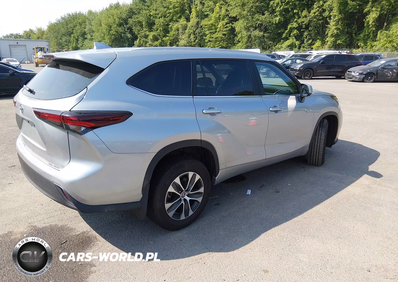 2025 Toyota Highlander Xle VIN:5TDKDRBH0SS588423 - 4
