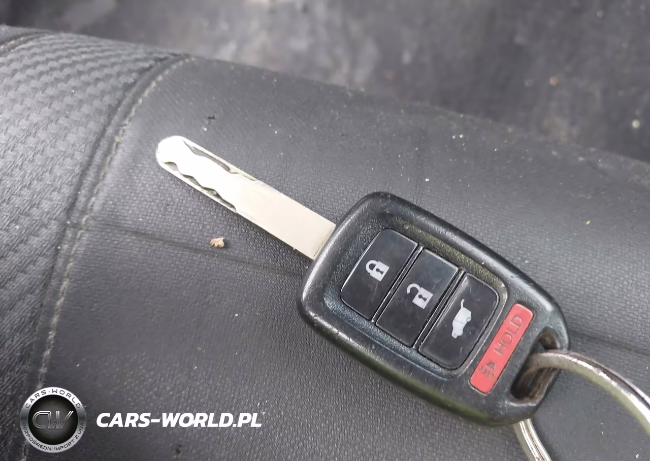 2018 Honda Civic Sport VIN:SHHFK7H45JU224726 - 11